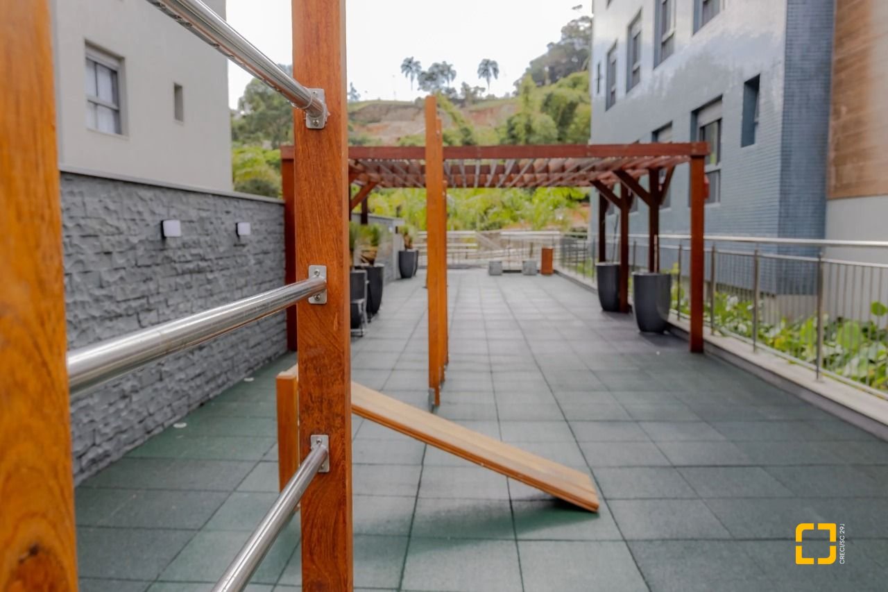 Apartamento com 164m², 6 quartos (sendo 3 suítes), 3 garagens, no bairro Cacupé em Florianópolis