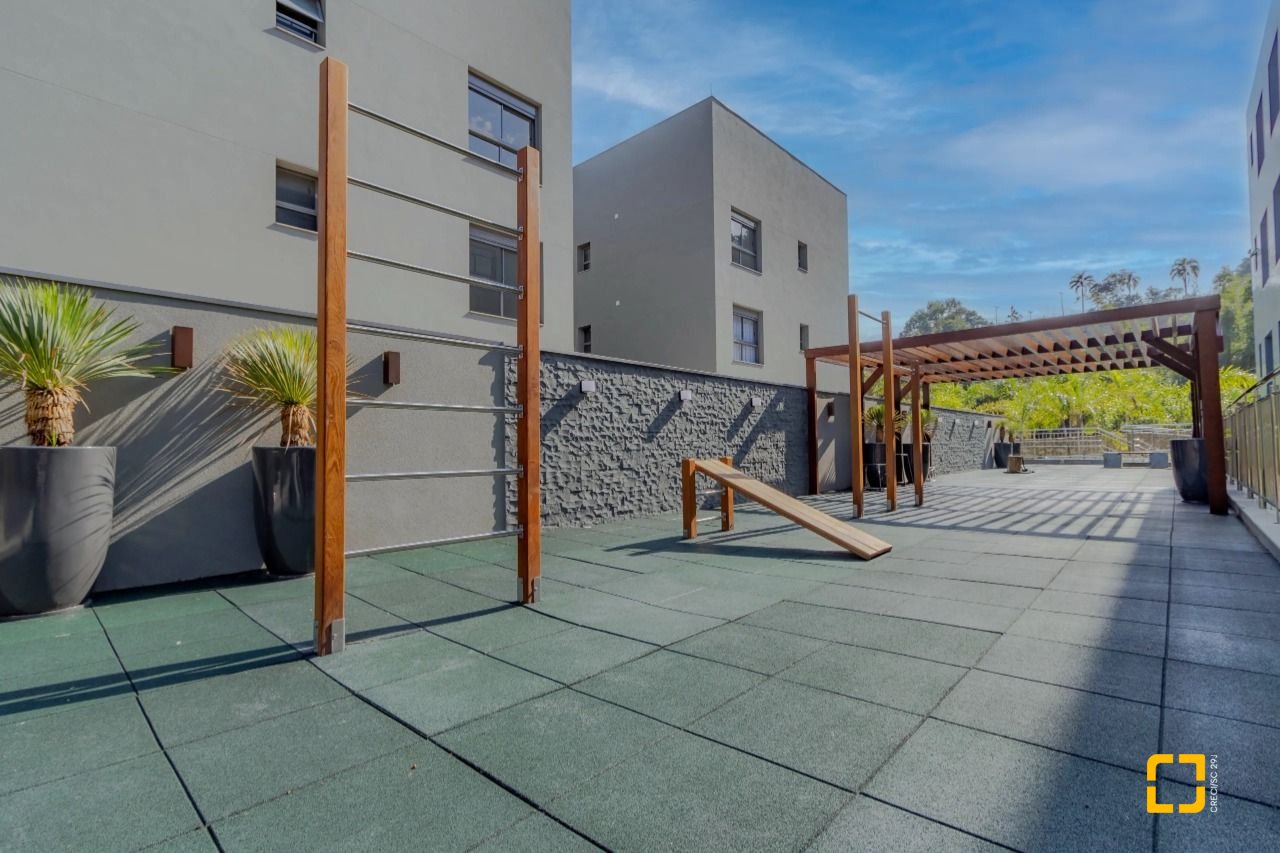 Apartamento com 164m², 6 quartos (sendo 3 suítes), 3 garagens, no bairro Cacupé em Florianópolis