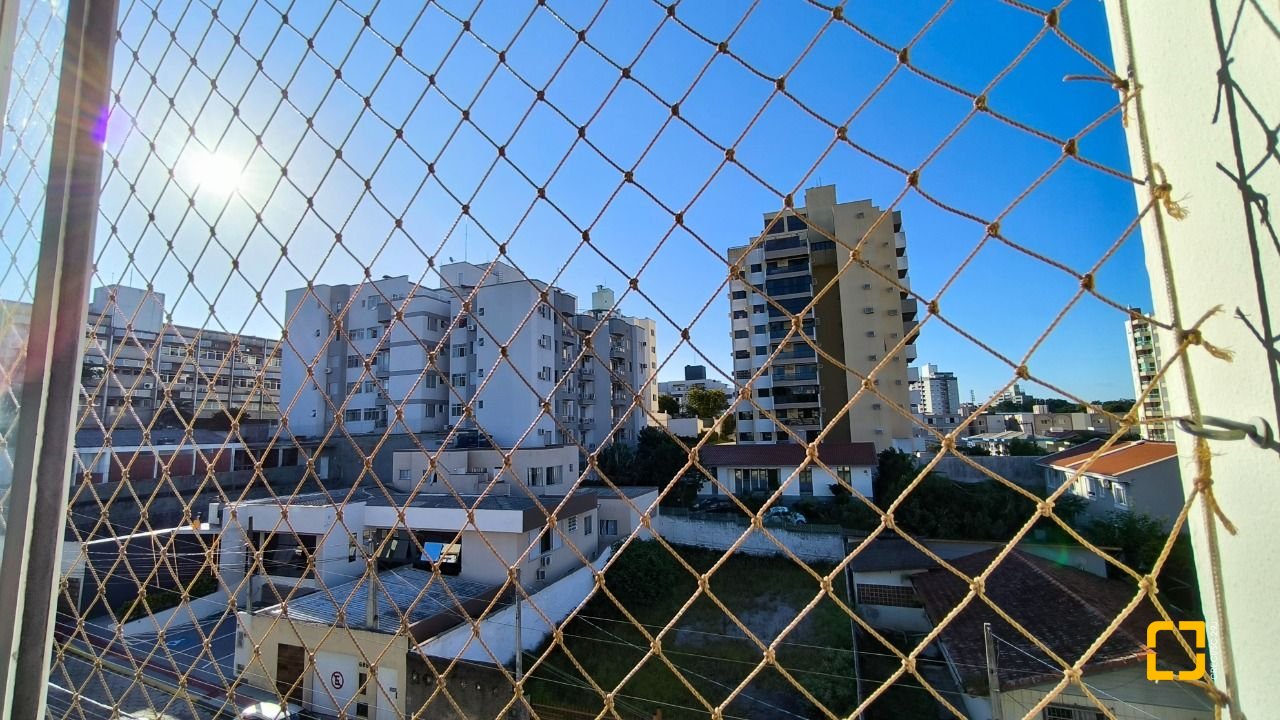 Apartamento com 78m², 4 quartos (sendo 1 suíte), 1 garagem, no bairro Estreito em Florianópolis