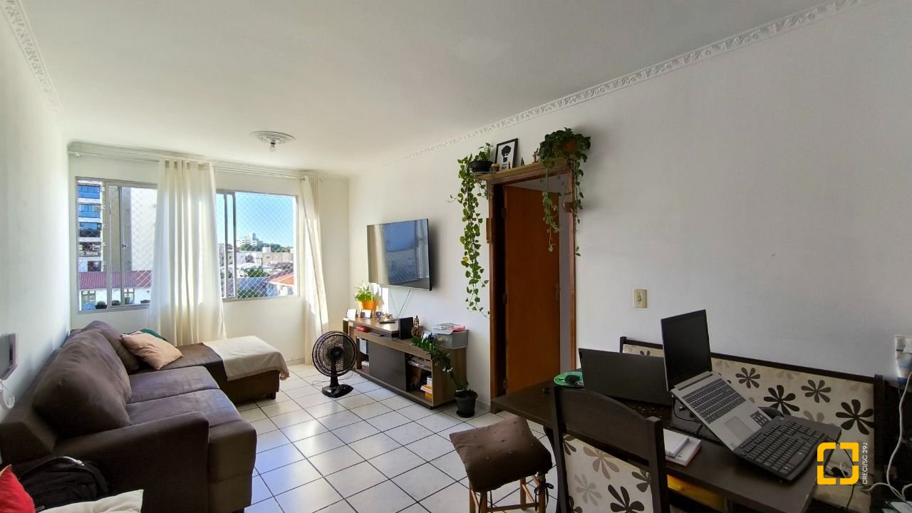 Apartamento com 78m², 4 quartos (sendo 1 suíte), 1 garagem, no bairro Estreito em Florianópolis