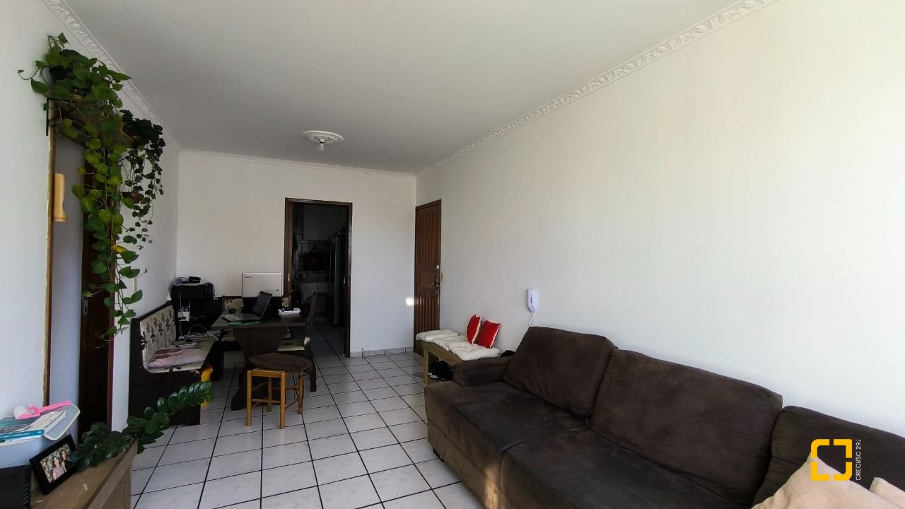 Apartamento com 78m², 4 quartos (sendo 1 suíte), 1 garagem, no bairro Estreito em Florianópolis