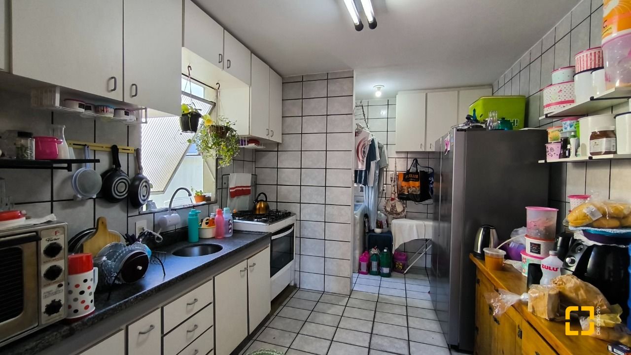 Apartamento com 78m², 4 quartos (sendo 1 suíte), 1 garagem, no bairro Estreito em Florianópolis