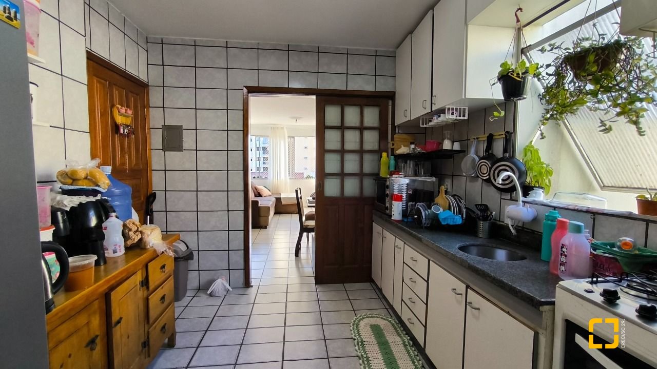 Apartamento com 78m², 4 quartos (sendo 1 suíte), 1 garagem, no bairro Estreito em Florianópolis