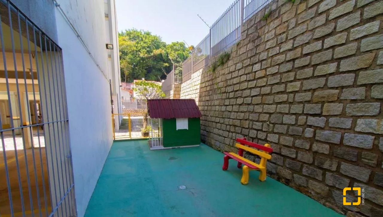 Apartamento com 78m², 4 quartos (sendo 1 suíte), 1 garagem, no bairro Estreito em Florianópolis