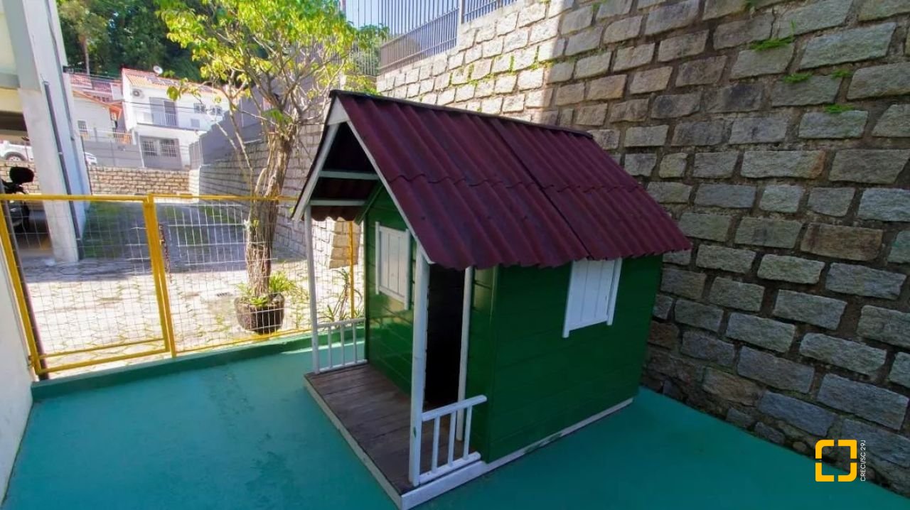 Apartamento com 78m², 4 quartos (sendo 1 suíte), 1 garagem, no bairro Estreito em Florianópolis