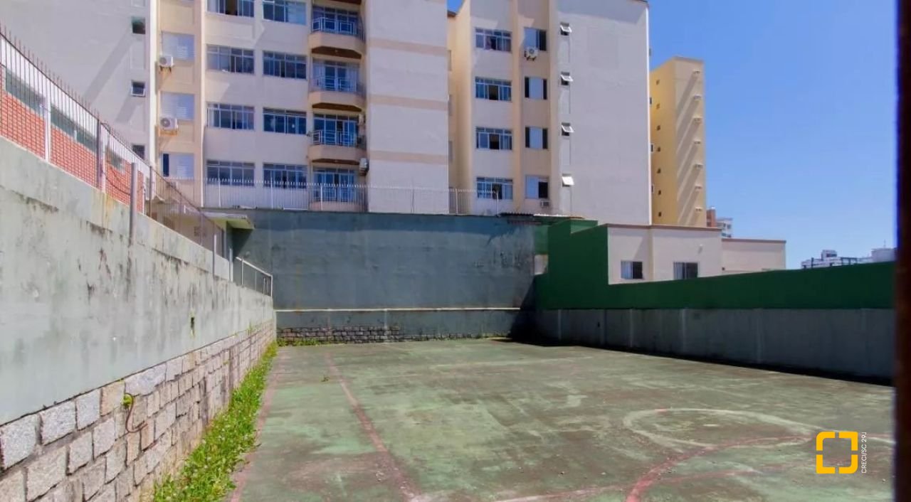 Apartamento com 78m², 4 quartos (sendo 1 suíte), 1 garagem, no bairro Estreito em Florianópolis