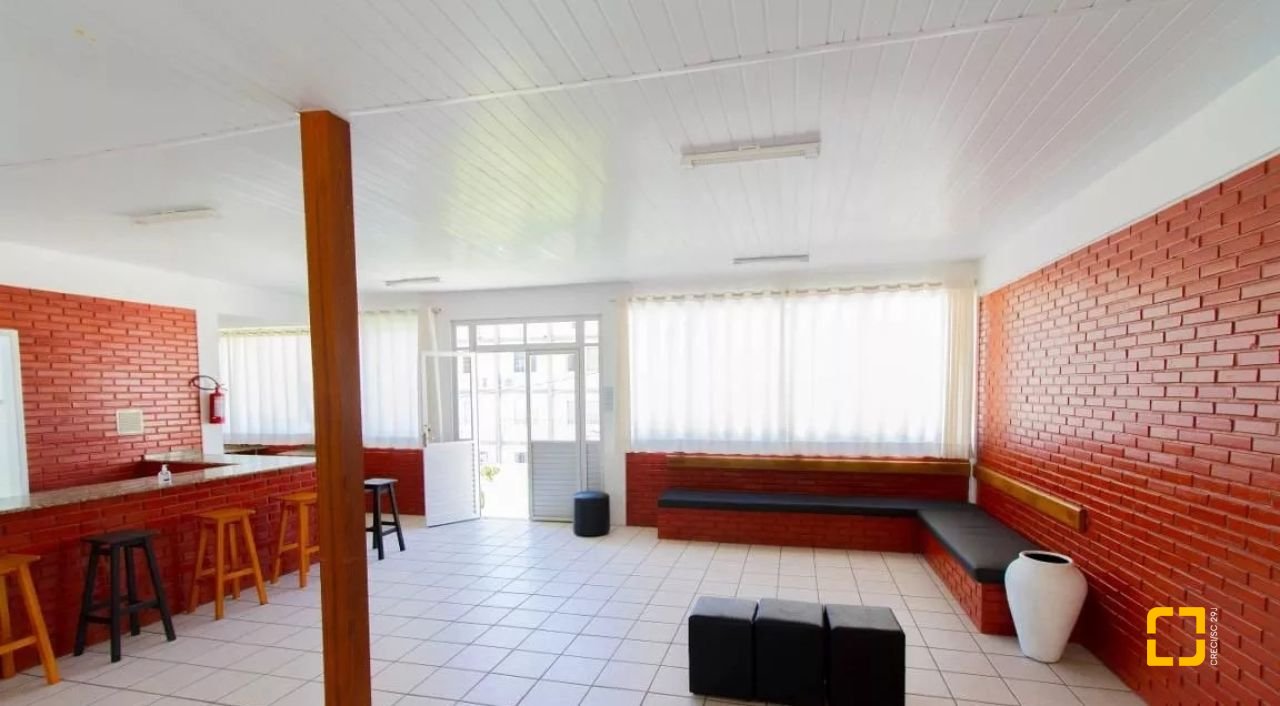 Apartamento com 78m², 4 quartos (sendo 1 suíte), 1 garagem, no bairro Estreito em Florianópolis