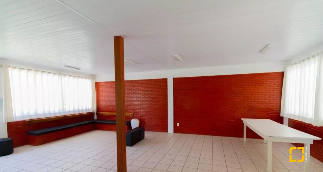 Apartamento com 78m², 4 quartos (sendo 1 suíte), 1 garagem, no bairro Estreito em Florianópolis