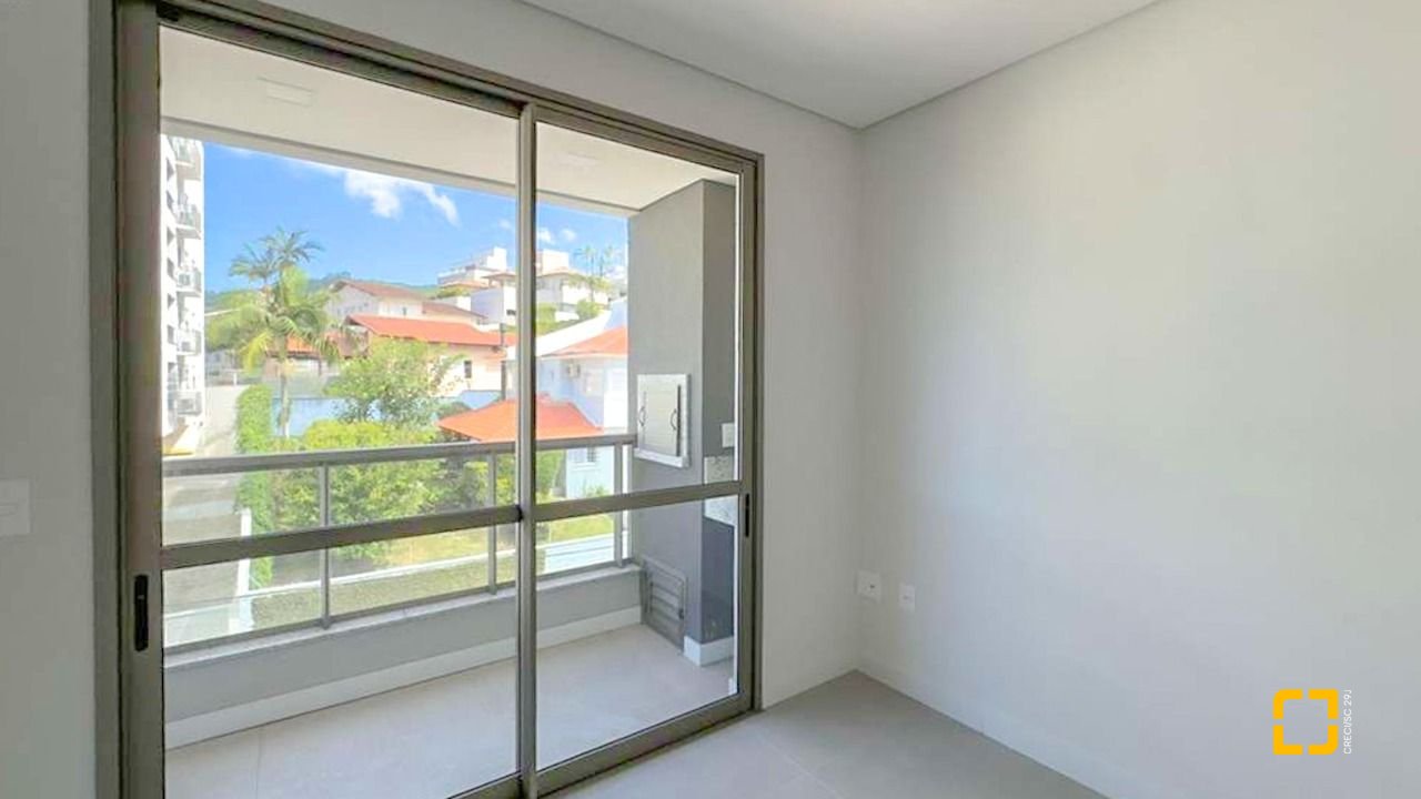 Apartamento com 74m², 4 quartos (sendo 1 suíte), 1 garagem, no bairro Carvoeira em Florianópolis