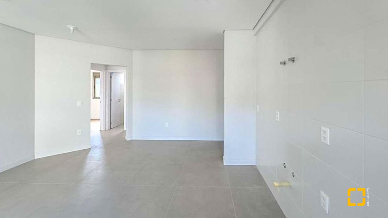 Apartamento com 74m², 4 quartos (sendo 1 suíte), 1 garagem, no bairro Carvoeira em Florianópolis