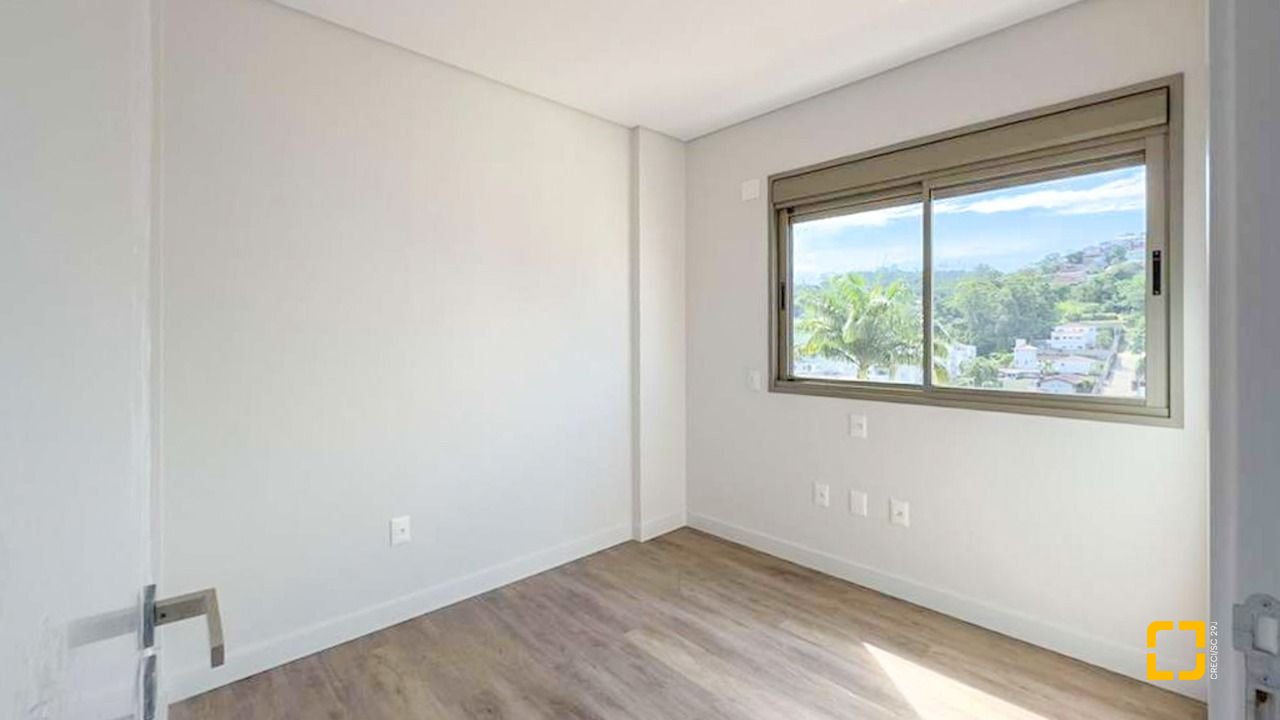 Apartamento com 74m², 4 quartos (sendo 1 suíte), 1 garagem, no bairro Carvoeira em Florianópolis