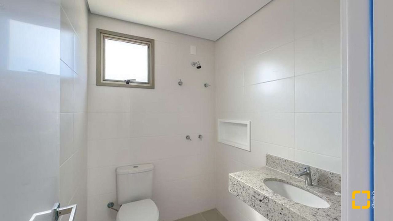 Apartamento com 74m², 4 quartos (sendo 1 suíte), 1 garagem, no bairro Carvoeira em Florianópolis