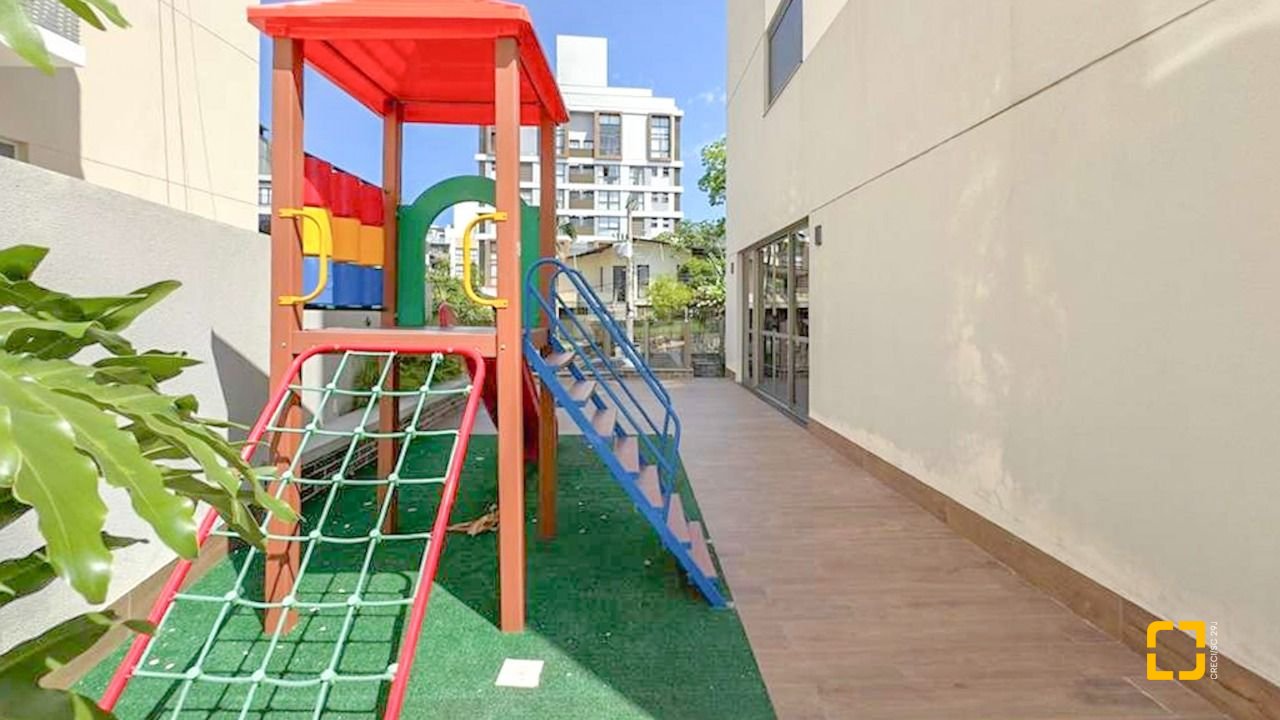 Apartamento com 74m², 4 quartos (sendo 1 suíte), 1 garagem, no bairro Carvoeira em Florianópolis