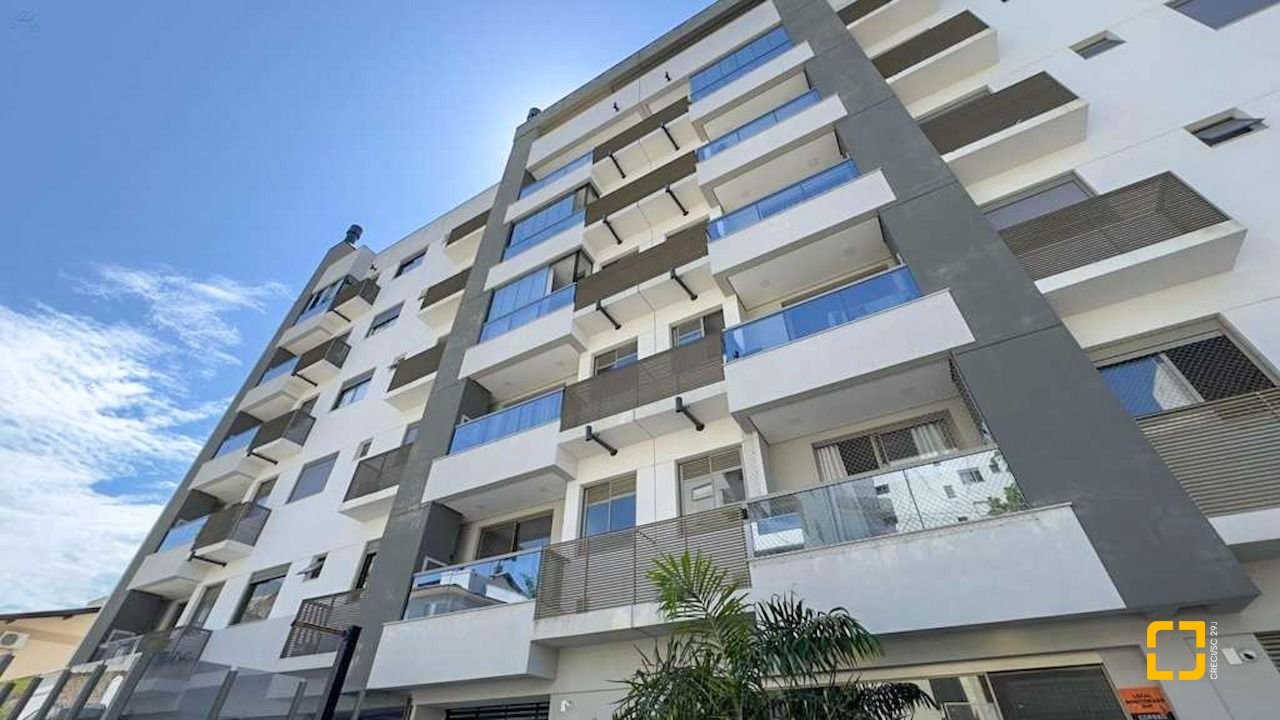 Apartamento com 74m², 4 quartos (sendo 1 suíte), 1 garagem, no bairro Carvoeira em Florianópolis