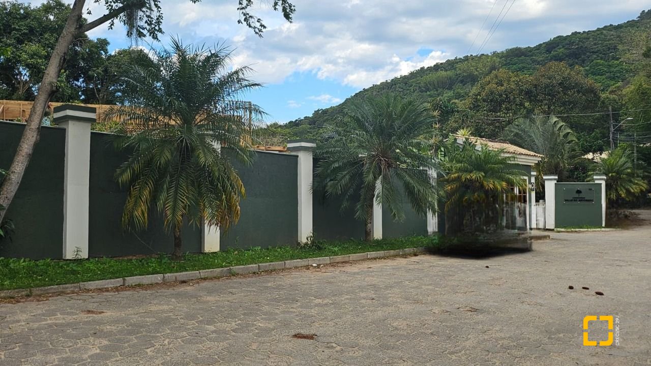 Terreno com 390m², no bairro Rio Tavares em Florianópolis