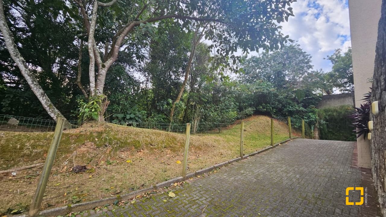 Terreno com 390m², no bairro Rio Tavares em Florianópolis