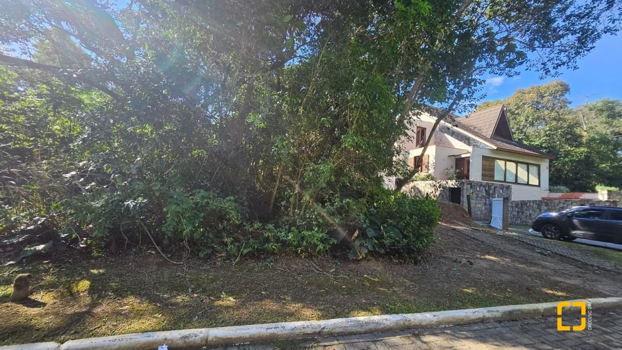 Terreno com 390m², no bairro Rio Tavares em Florianópolis