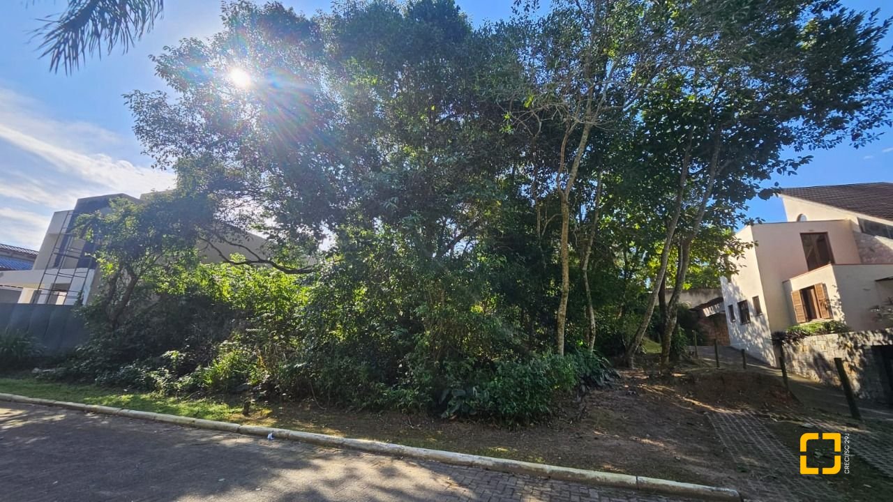 Terreno com 390m², no bairro Rio Tavares em Florianópolis