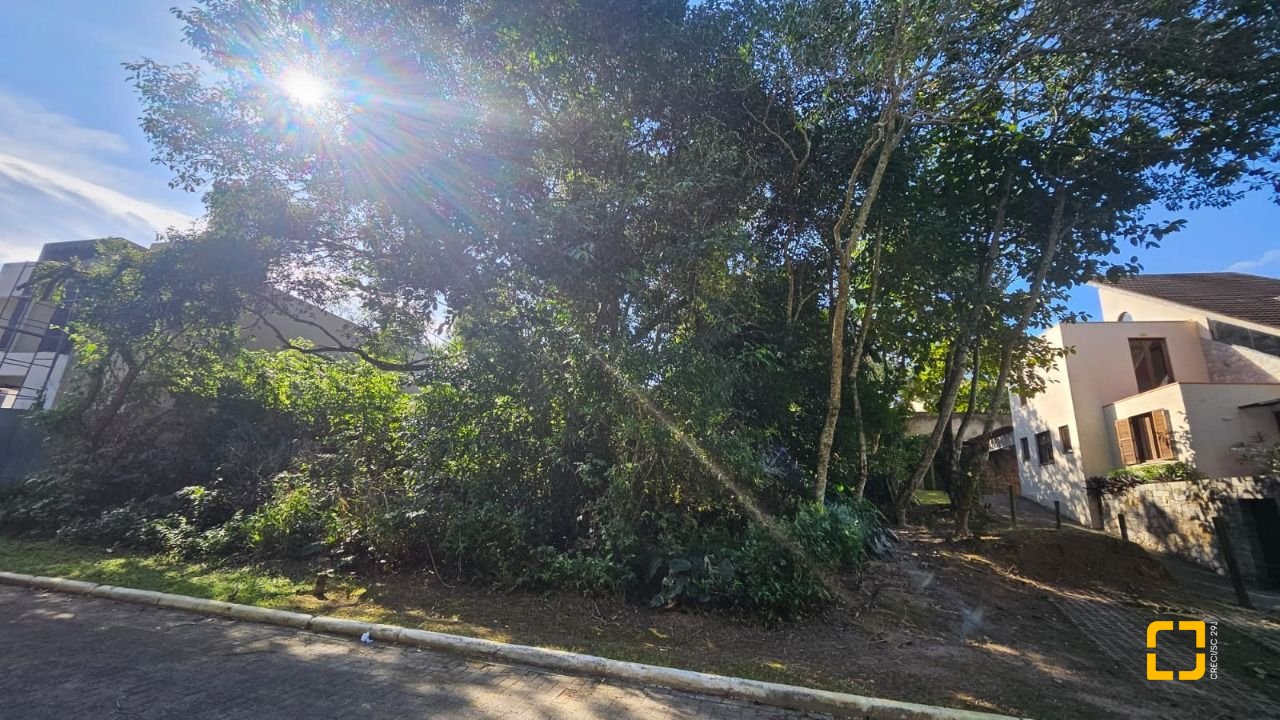 Terreno com 390m², no bairro Rio Tavares em Florianópolis