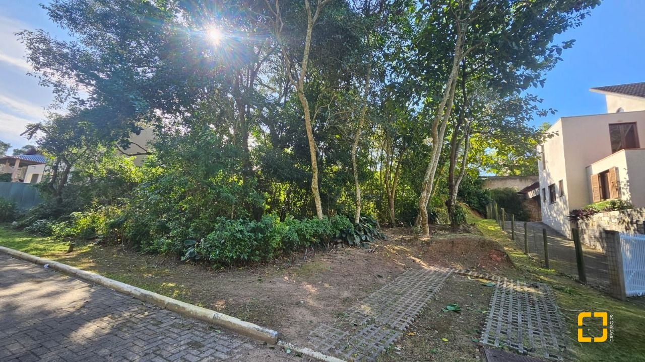 Terreno com 390m², no bairro Rio Tavares em Florianópolis