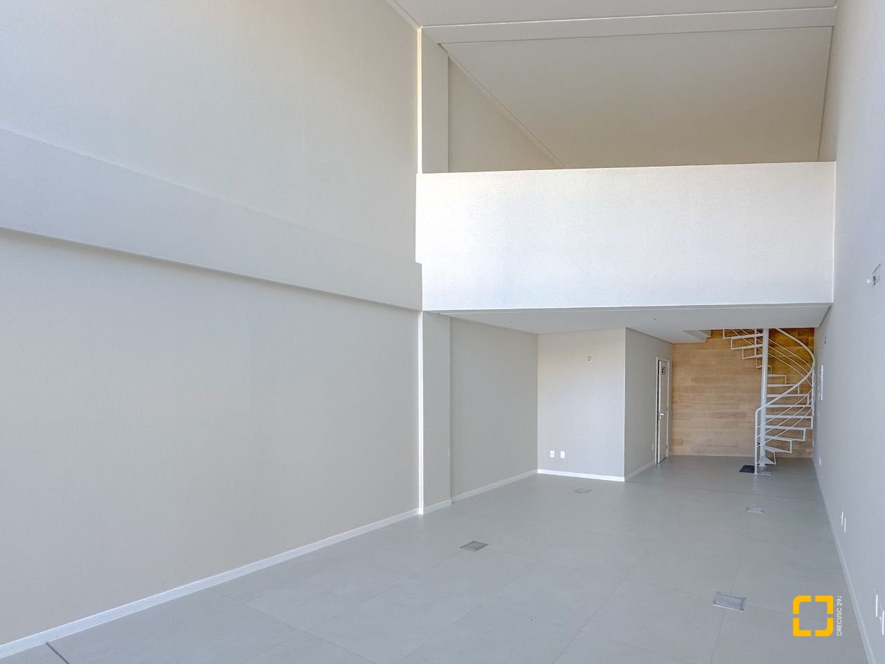 Loja com 79m², 2 garagens, no bairro Trindade em Florianópolis