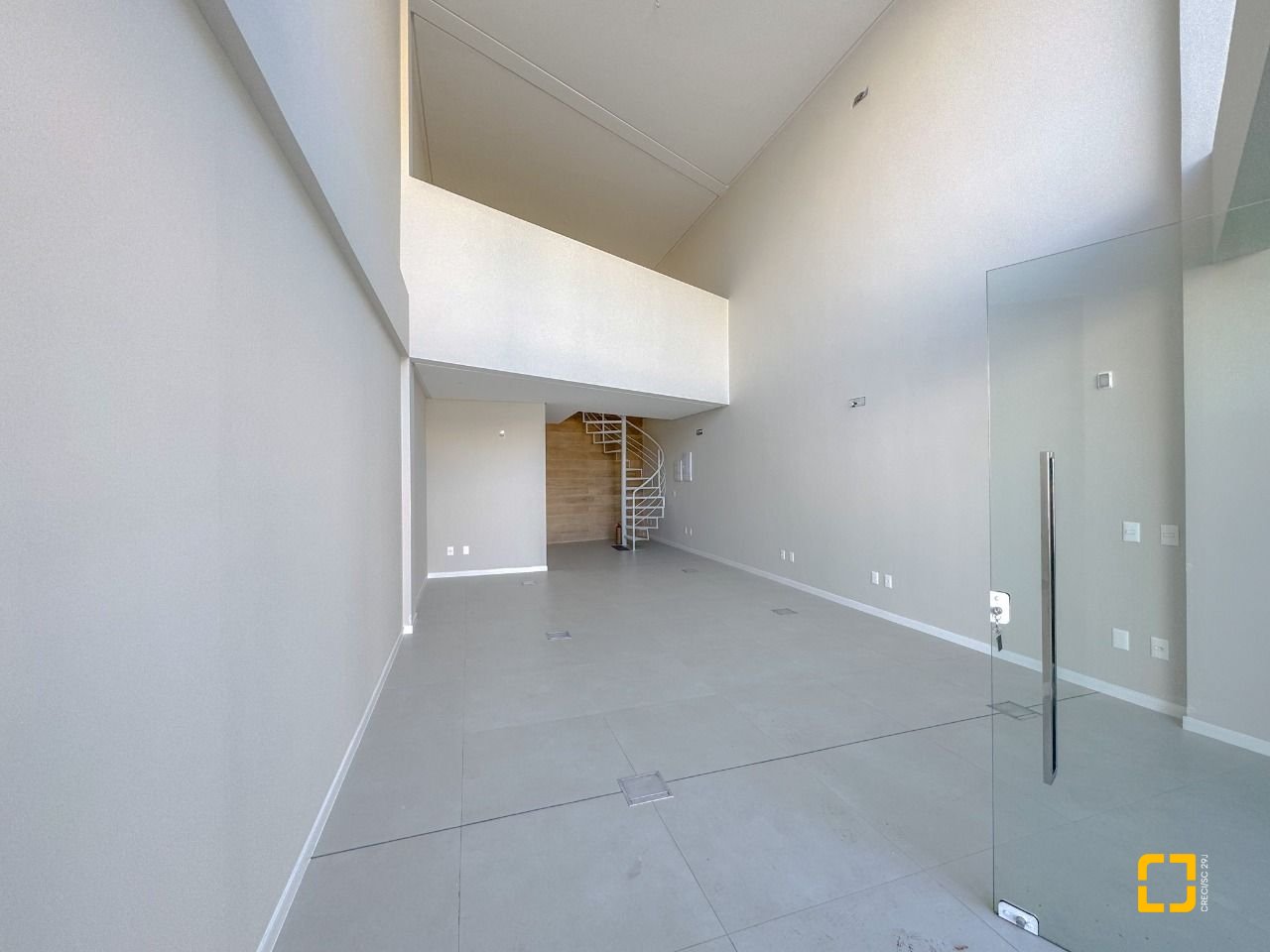 Loja com 79m², 2 garagens, no bairro Trindade em Florianópolis