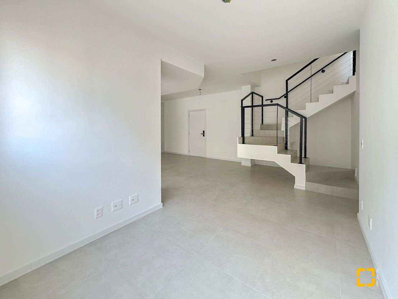 Apartamento com 111m², 3 quartos (sendo 1 suíte), 2 garagens, no bairro Estreito em Florianópolis