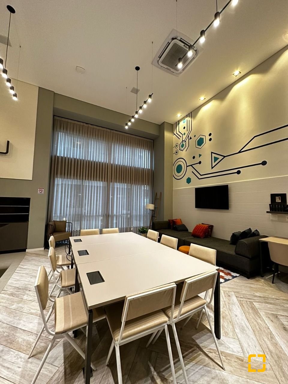 Apartamento com 111m², 3 quartos (sendo 1 suíte), 2 garagens, no bairro Estreito em Florianópolis