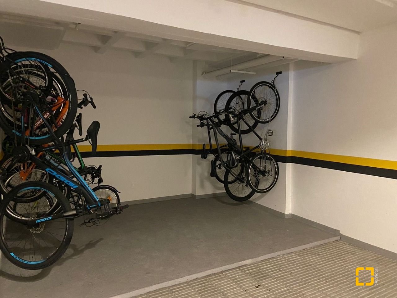 Apartamento com 111m², 3 quartos (sendo 1 suíte), 2 garagens, no bairro Estreito em Florianópolis
