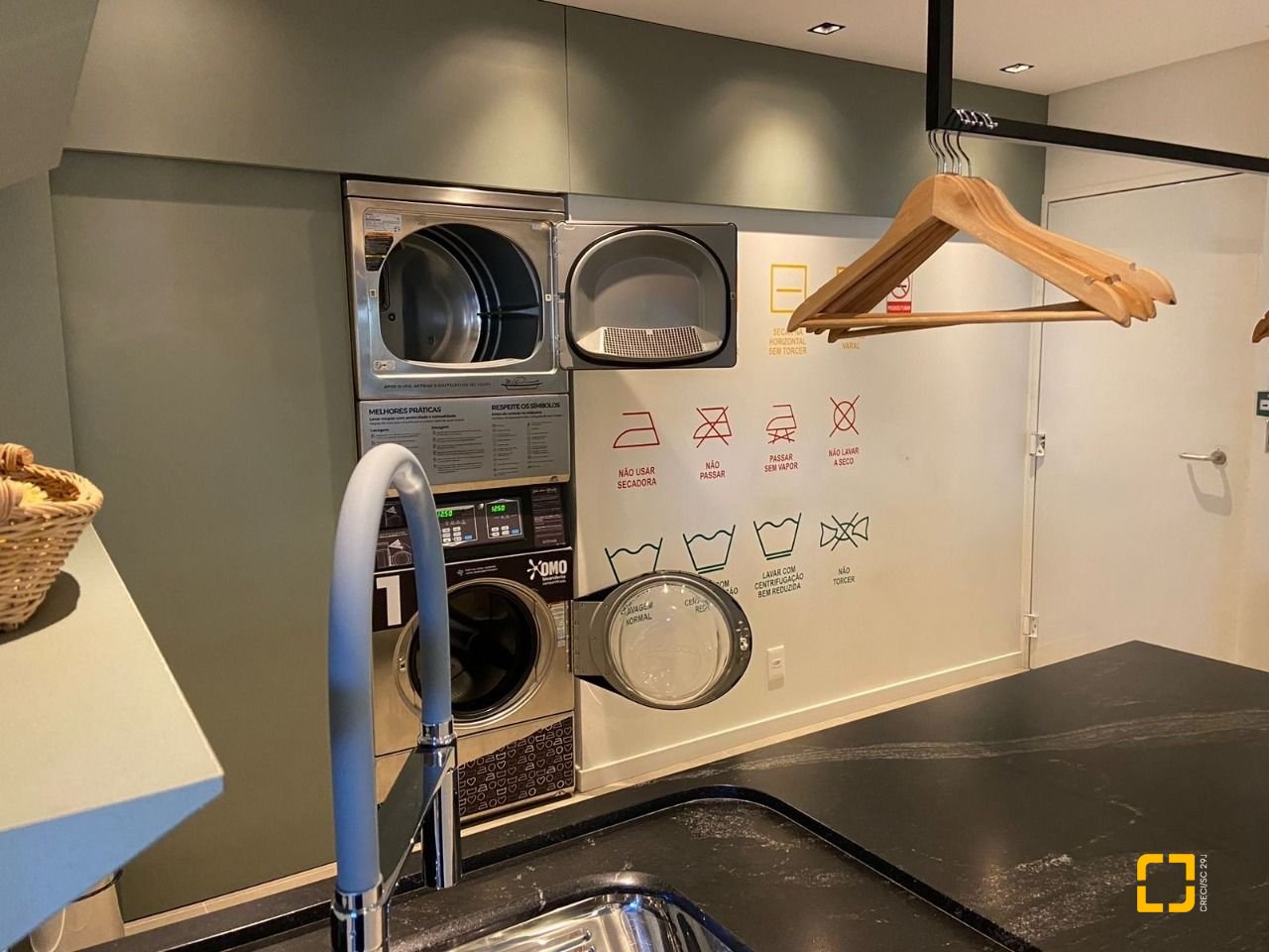Apartamento com 111m², 3 quartos (sendo 1 suíte), 2 garagens, no bairro Estreito em Florianópolis