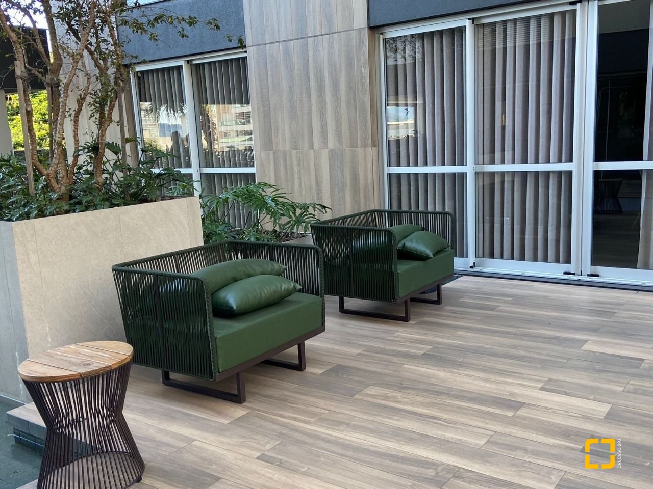 Apartamento com 111m², 3 quartos (sendo 1 suíte), 2 garagens, no bairro Estreito em Florianópolis