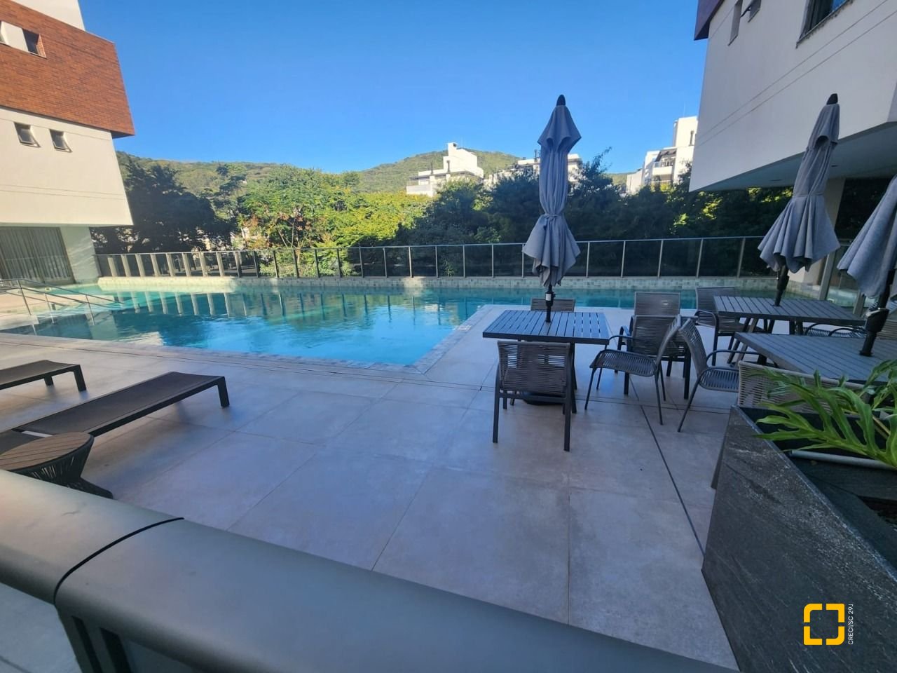 Apartamento com 67m², 3 quartos (sendo 1 suíte), 1 garagem, no bairro Córrego Grande em Florianópolis