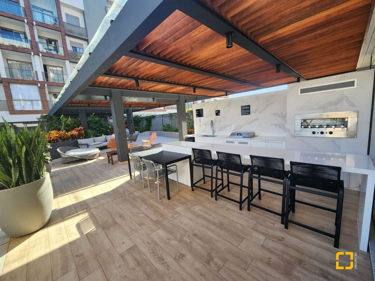 Apartamento com 67m², 3 quartos (sendo 1 suíte), 1 garagem, no bairro Córrego Grande em Florianópolis