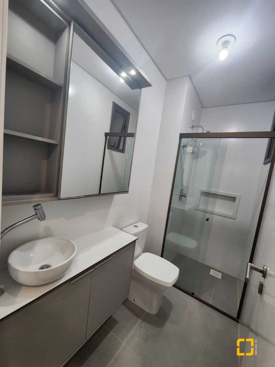 Apartamento com 67m², 3 quartos (sendo 1 suíte), 1 garagem, no bairro Córrego Grande em Florianópolis