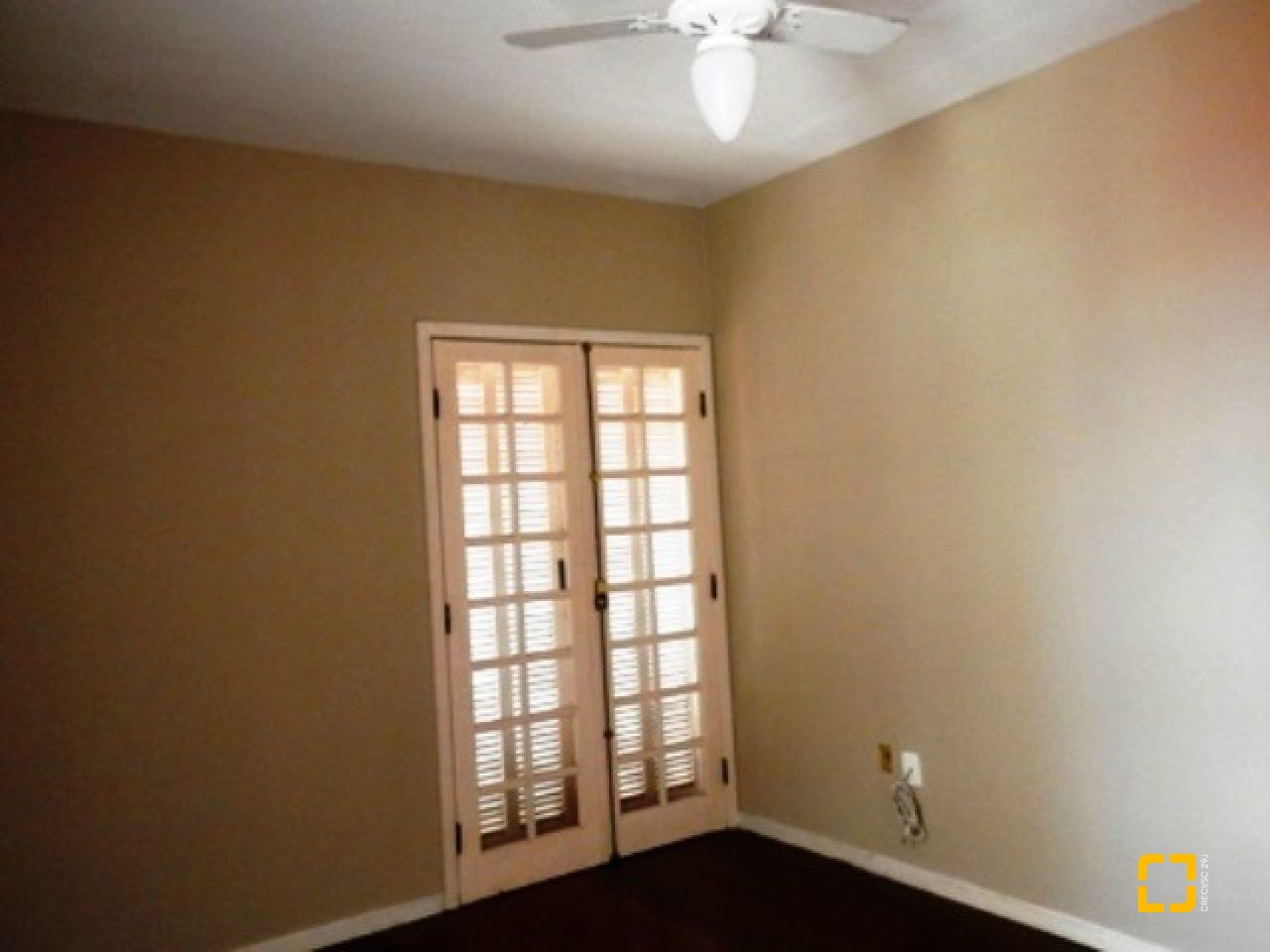 Casa com 288m², 6 quartos (sendo 2 suítes), 4 garagens, no bairro Coloninha em Florianópolis