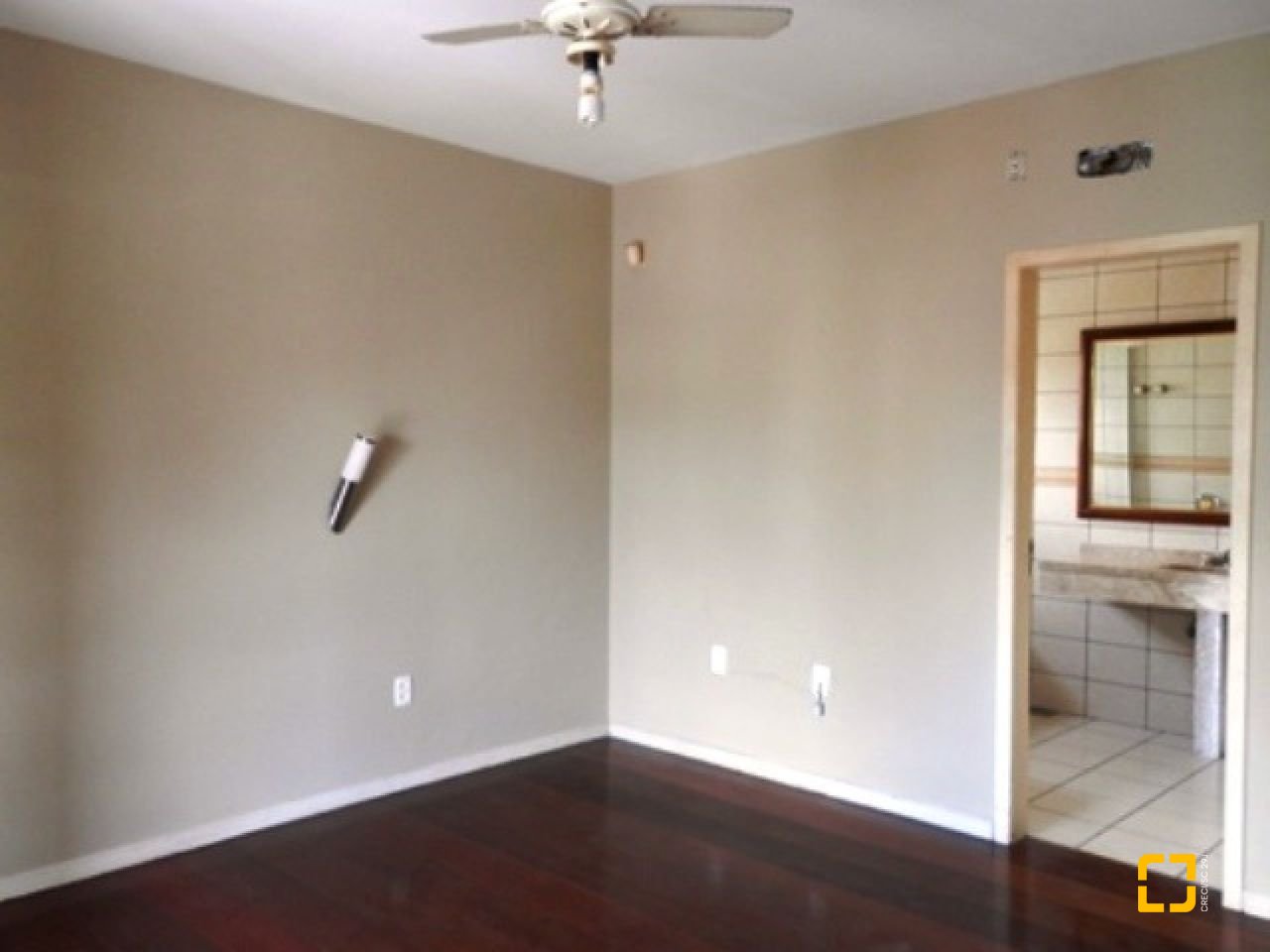 Casa com 288m², 4 quartos (sendo 2 suítes), 4 garagens, no bairro Coloninha em Florianópolis