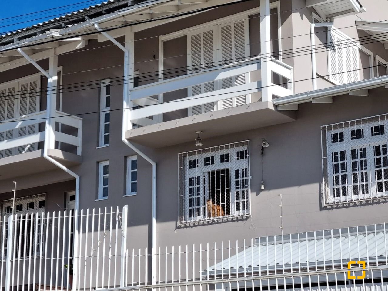 Casa com 288m², 6 quartos (sendo 2 suítes), 4 garagens, no bairro Coloninha em Florianópolis