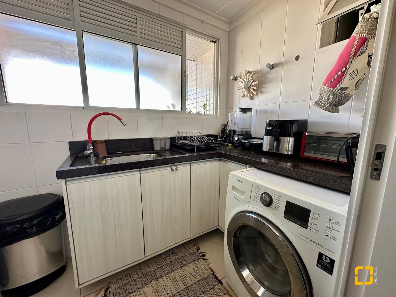 Apartamento com 98m², 4 quartos (sendo 1 suíte), 1 garagem, no bairro Jardim Atlântico em Florianópolis