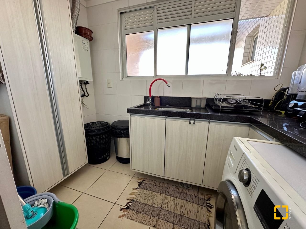 Apartamento com 98m², 4 quartos (sendo 1 suíte), 1 garagem, no bairro Jardim Atlântico em Florianópolis
