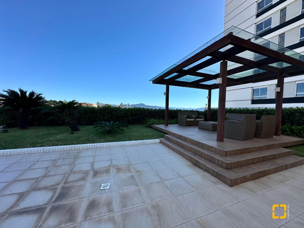 Apartamento com 98m², 4 quartos (sendo 1 suíte), 1 garagem, no bairro Jardim Atlântico em Florianópolis