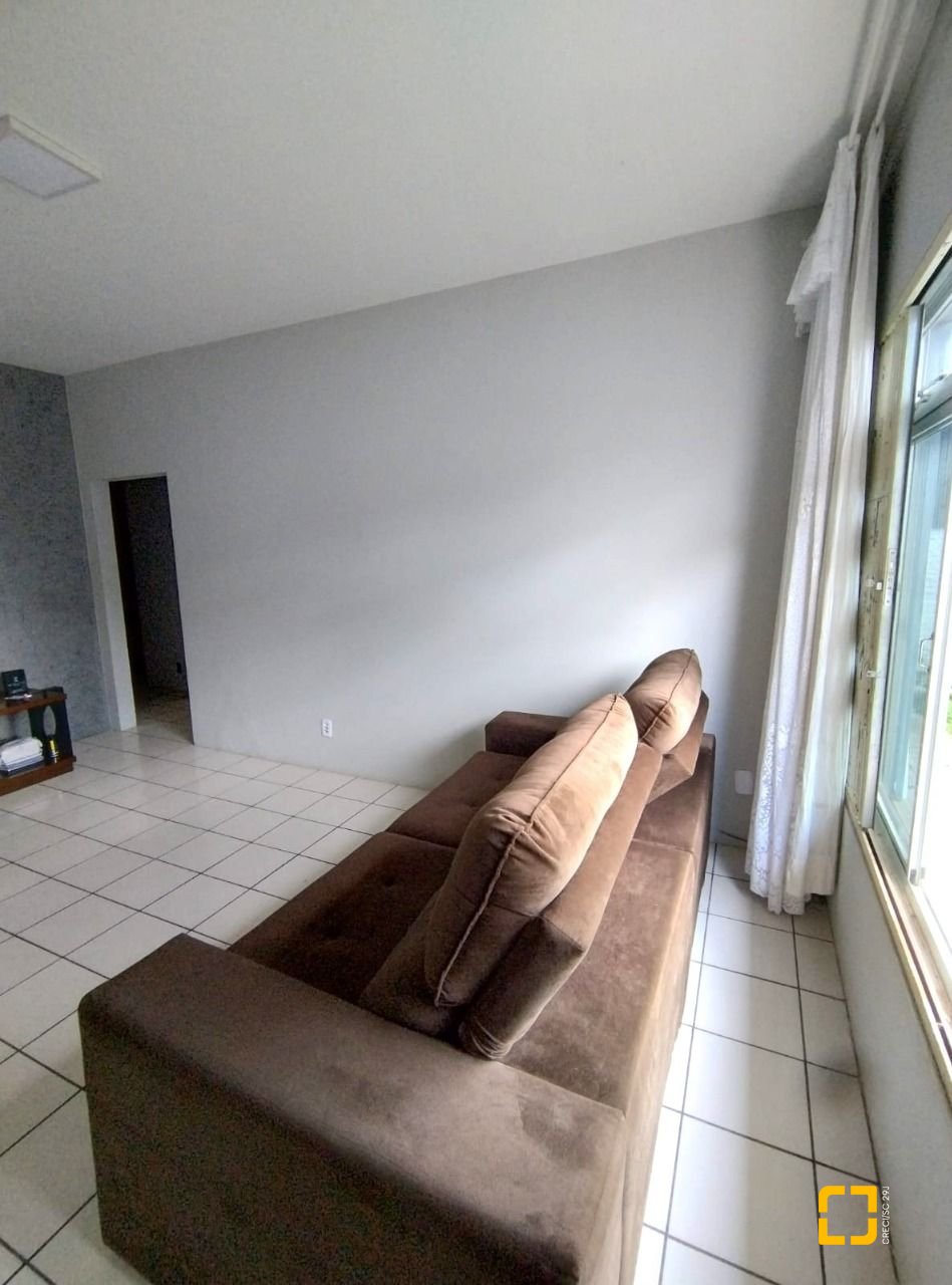 Casa com 165m², 3 quartos, 5 garagens, no bairro Canto em Florianópolis