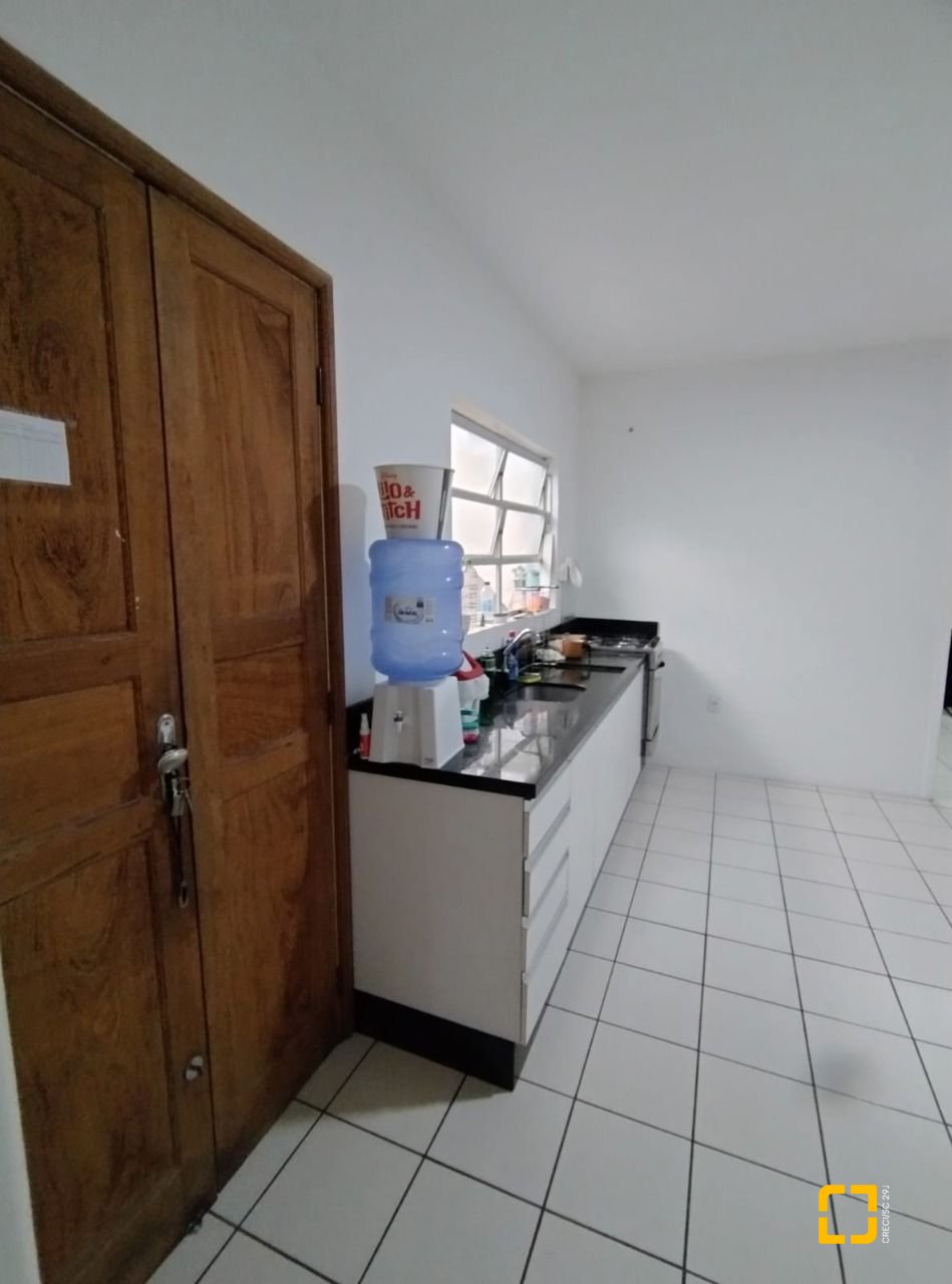 Casa com 165m², 3 quartos, 5 garagens, no bairro Canto em Florianópolis