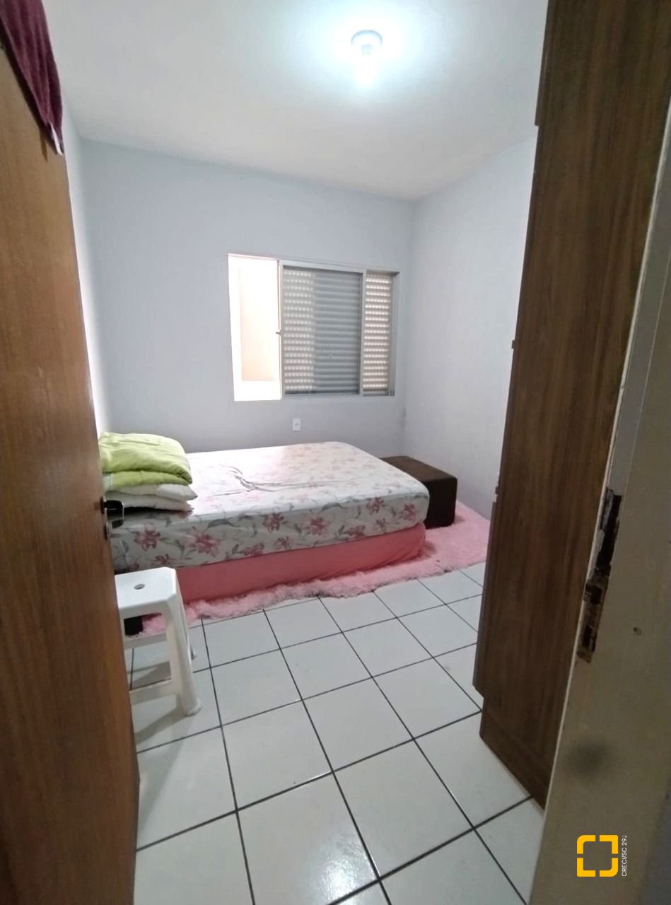 Casa com 165m², 3 quartos, 5 garagens, no bairro Canto em Florianópolis