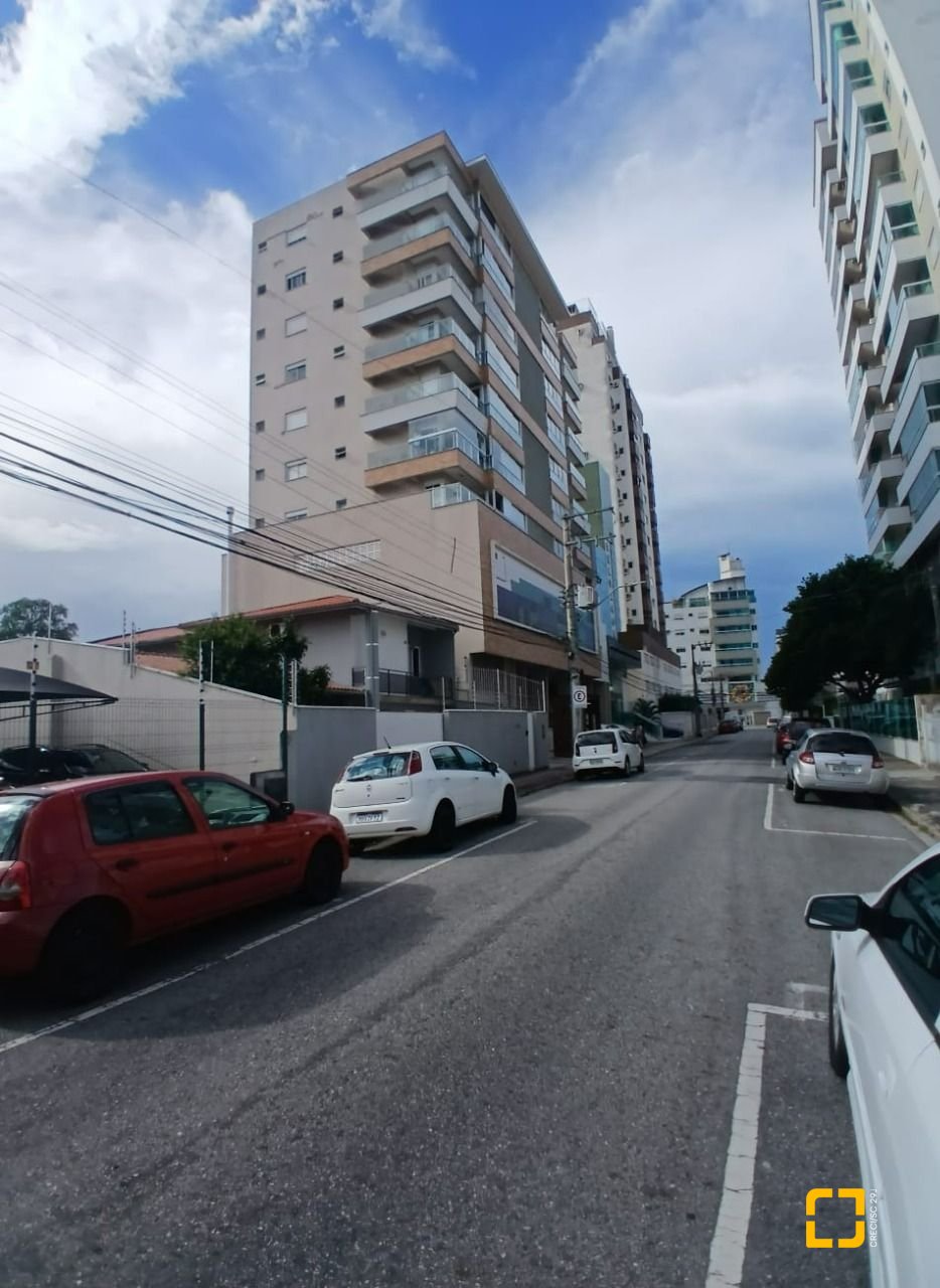 Apartamento com 113m², 4 quartos (sendo 1 suíte), 1 garagem, no bairro Kobrasol em São José