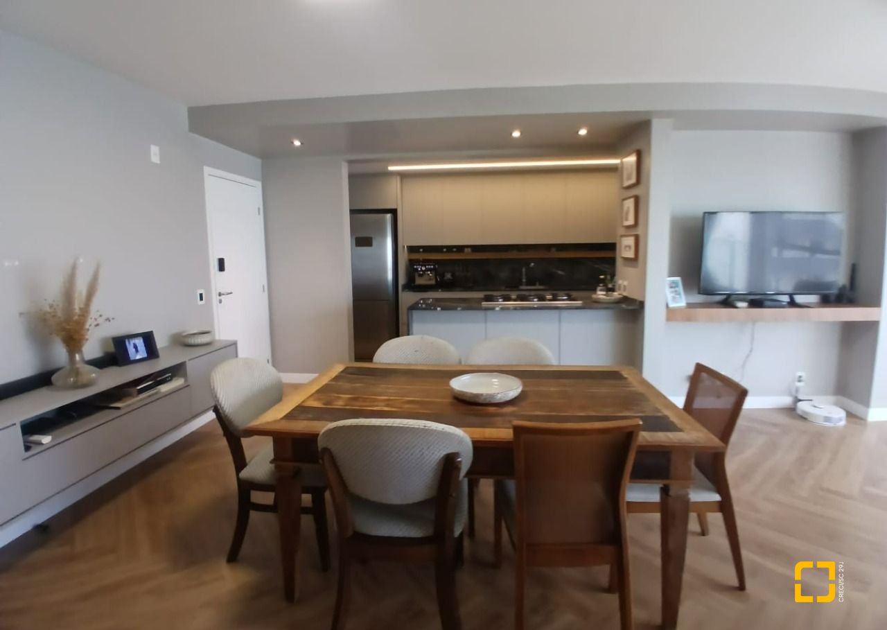 Apartamento com 113m², 4 quartos (sendo 1 suíte), 1 garagem, no bairro Kobrasol em São José