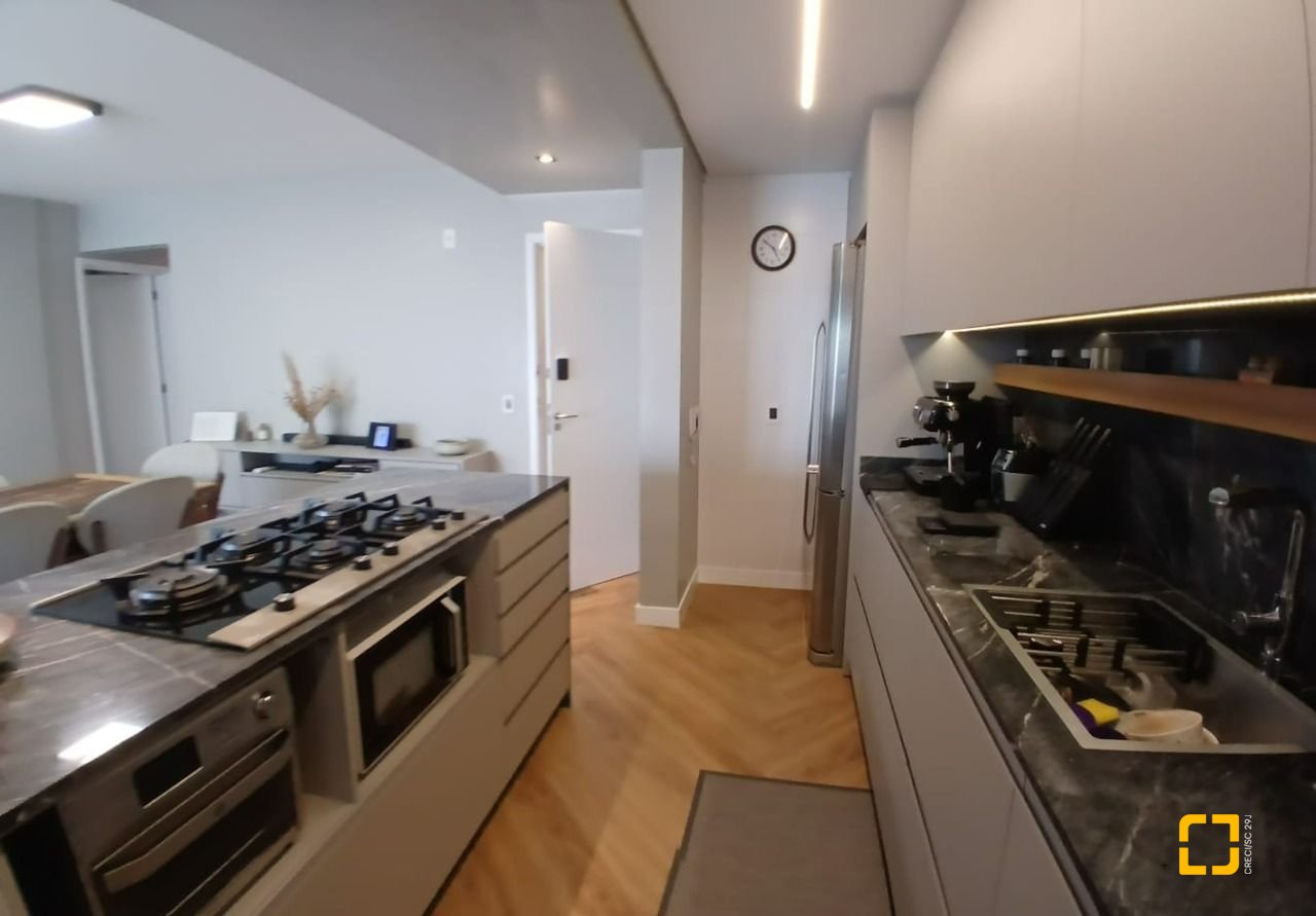Apartamento com 113m², 4 quartos (sendo 1 suíte), 1 garagem, no bairro Kobrasol em São José