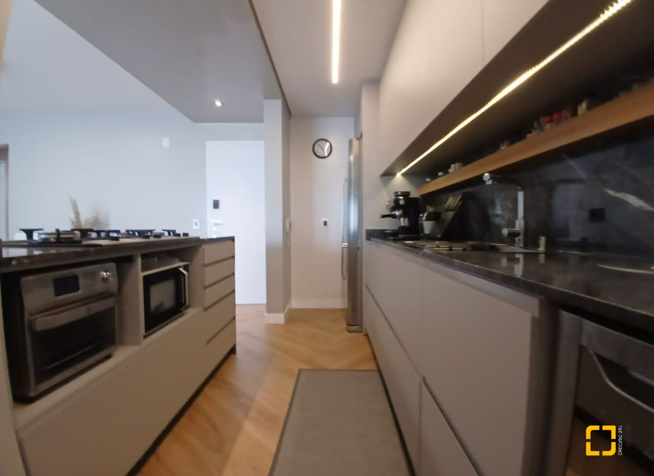 Apartamento com 113m², 4 quartos (sendo 1 suíte), 1 garagem, no bairro Kobrasol em São José