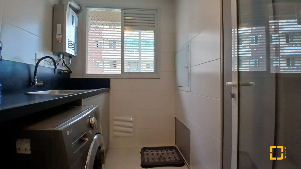 Apartamento com 113m², 4 quartos (sendo 1 suíte), 1 garagem, no bairro Kobrasol em São José