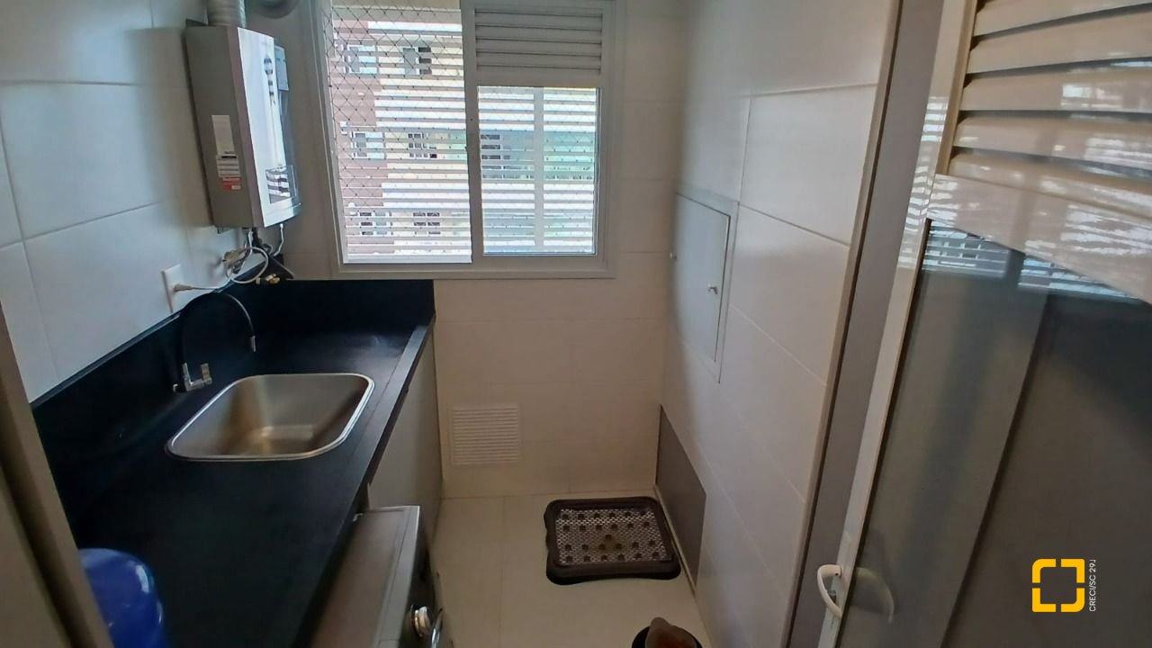 Apartamento com 113m², 4 quartos (sendo 1 suíte), 1 garagem, no bairro Kobrasol em São José