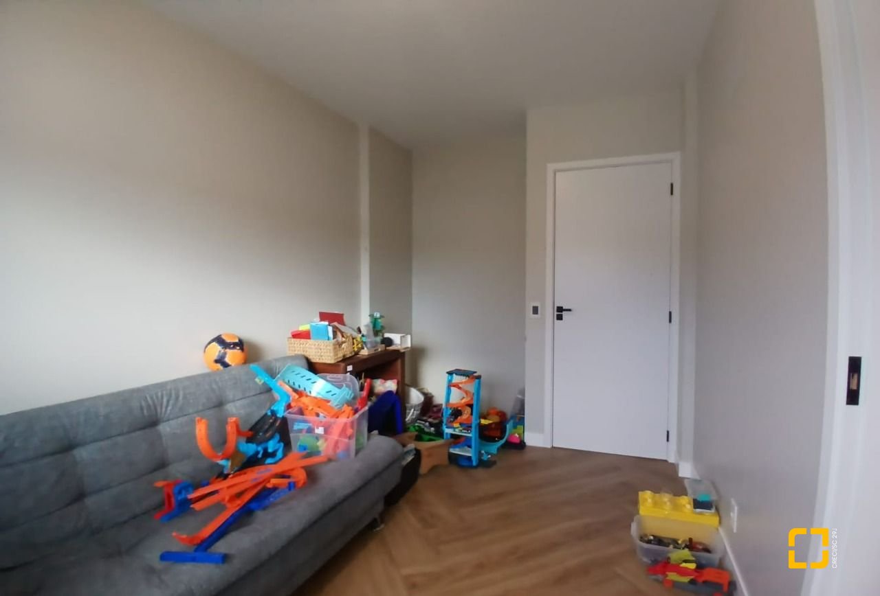 Apartamento com 113m², 4 quartos (sendo 1 suíte), 1 garagem, no bairro Kobrasol em São José